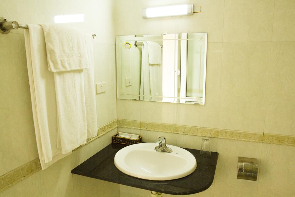 Hoang Hai Hotel Ниньбинь Экстерьер фото